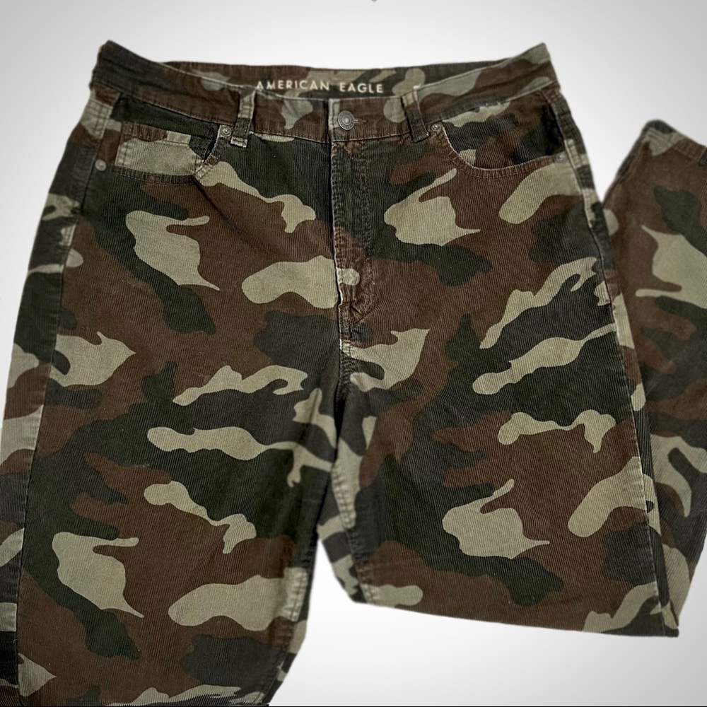 AEO Size 14 Camo Mom Jeans